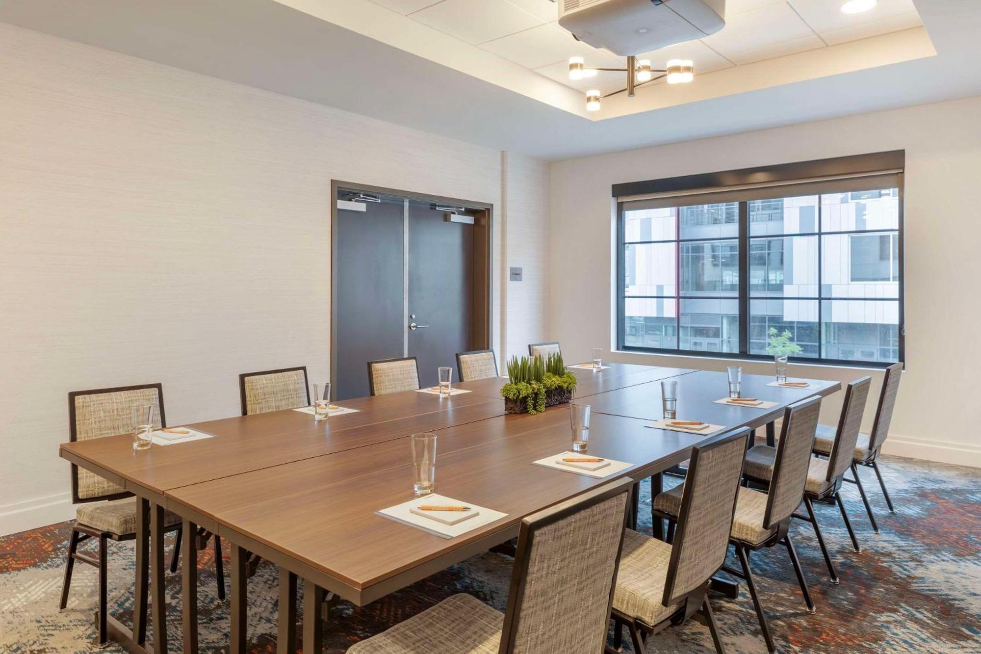 Cambria Hotel Denver Downtown Rino エクステリア 写真